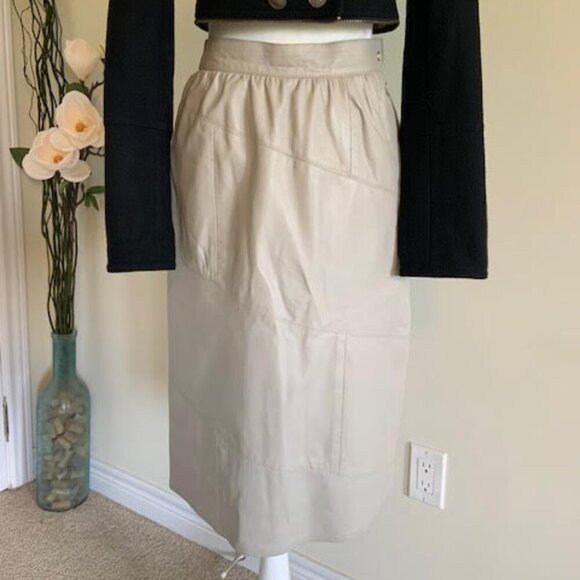 Genuine Leather Skirt – Beige – Women’s Small - Picture 2 of 9